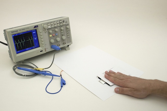 Button connected to an Oscilloscope Button connected to an Oscilloscope